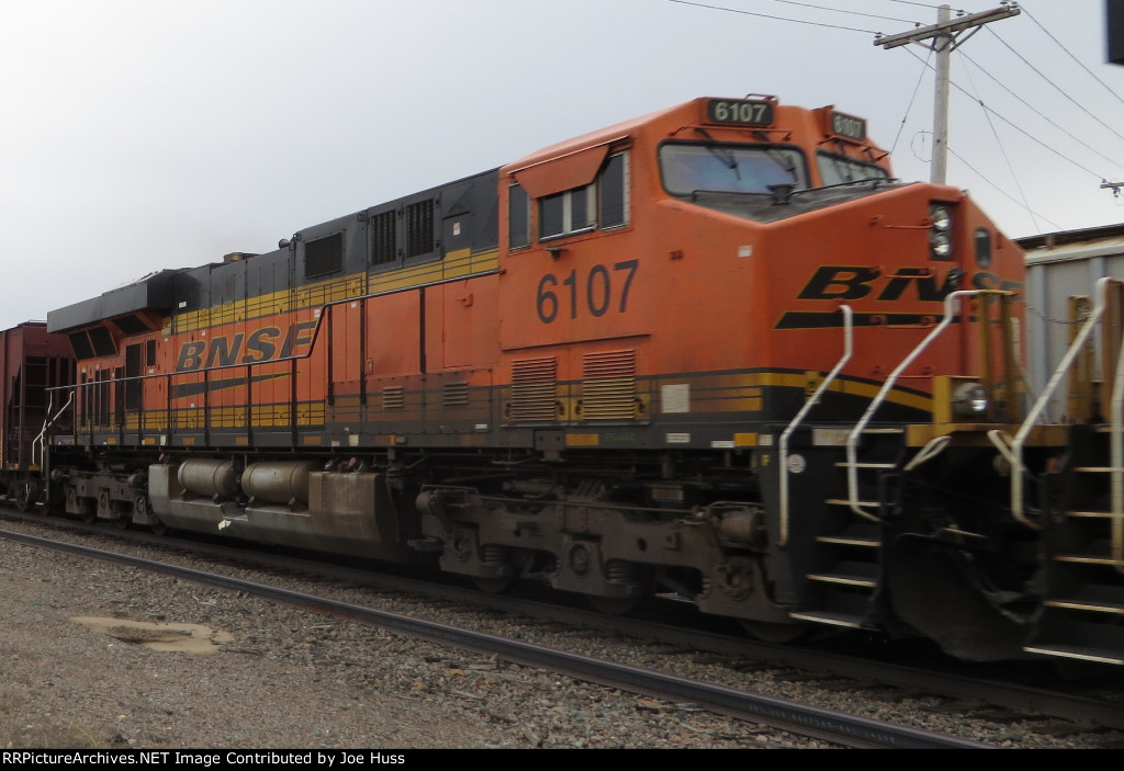 BNSF 6107